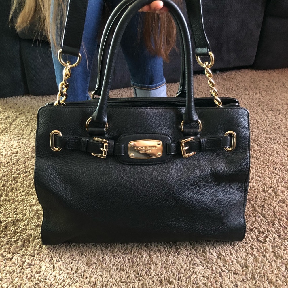 SOLD‼️‼️‼️Black Leather MK purse